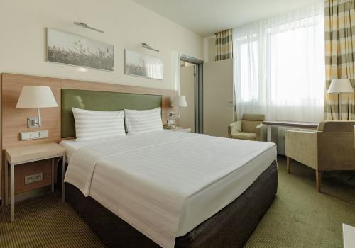 Расположение отеля Ramada у озера